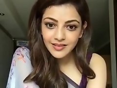 Kolsuz Saree içinde koltukaltı ve Boobs Gösterilen Kajal Aggarwal
