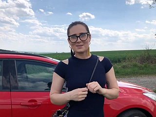 Amateur-Sex Xozilla-Pornofilme Mädchen hält ihr Motor an, weil sie Liebe mit einem Mann macht Teil 1
