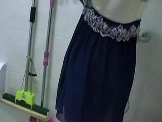 Milf pisses cina, Hujan, Vibes, dan Screws.mp4